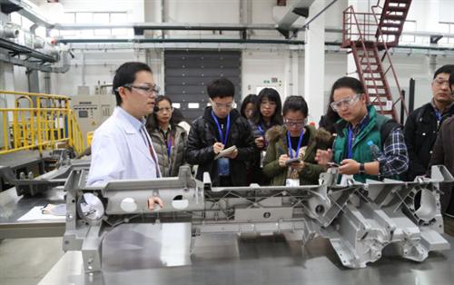 通用汽车中国前瞻技术科研中心的轻量化材料实验室