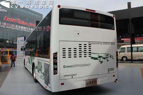 上海申沃展出的油电混合动力客车 高清图片
