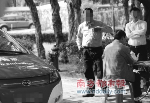深圳电动出租车遇“空窗”市民盼其多“露脸”
