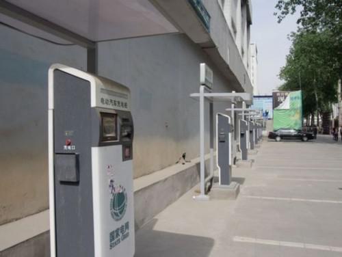 充电站调查：两个非典型城市的典型困境