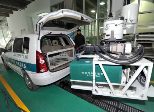 探秘国内最大电动汽车充换电站(组图)