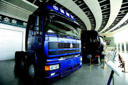 重卡业“急刹车”中国重汽2011年利润销量双降
