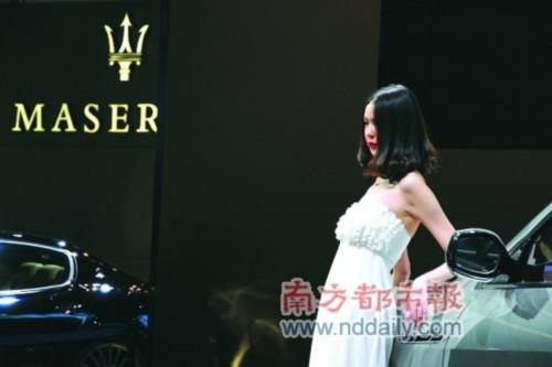 大型汽车经销商集团向超豪华品牌迈进