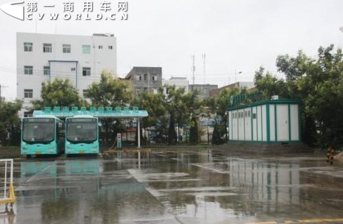 雨天停运 西安“本地造”电动公交怕水 