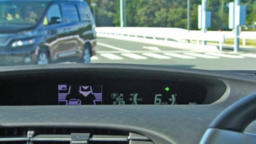 效降低驾驶时无法兼顾后方路况和车辆侧面车距保持上的盲区