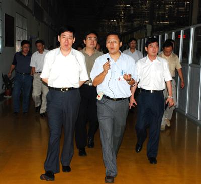 国家发改委韩永文秘书长一行来奇瑞公司调研