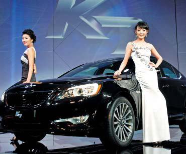 起亚汽车推出中高级轿车“K7”