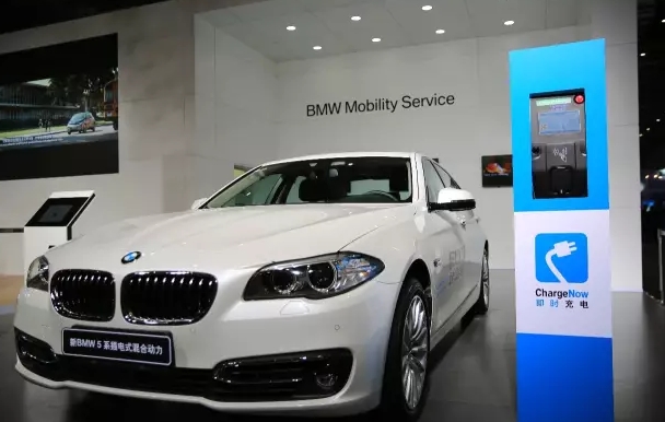BMW多款新能源车型亮相中国国际工业博览会