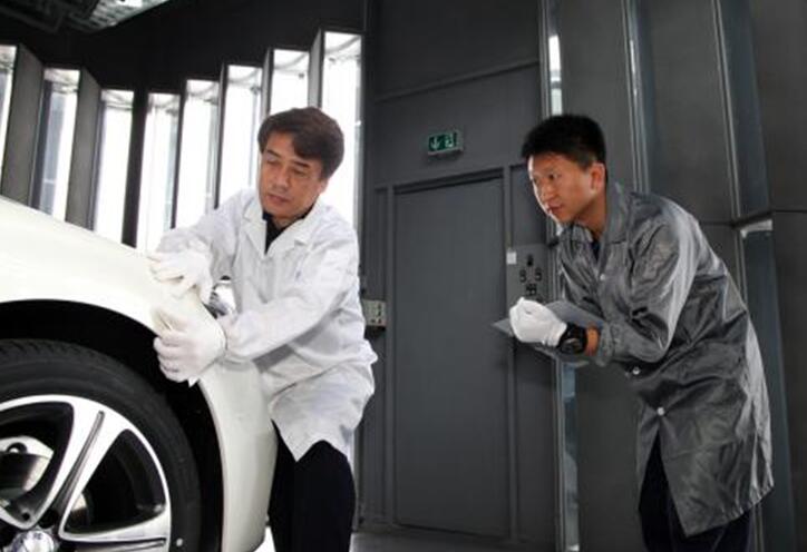 全新梅赛德斯-奔驰长轴距E级车正式下线