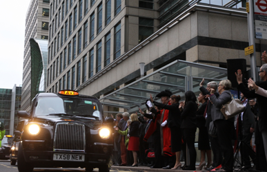 吉利恢复生产伦敦出租车 开启慈善活动之旅