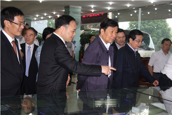 李源潮视察吉利路桥基地 