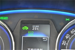 动力油耗两手抓，两手都要硬 试驾卡罗拉双擎