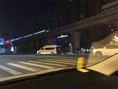 油表黄灯亮了，雷凌双擎居然至少还能跑150km