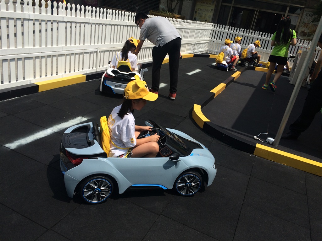 BMW儿童交通安全训练营上海站欢乐开营