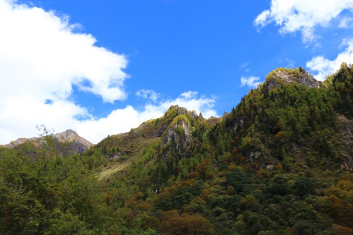 发现无止尽 我们去四川藏区大山里探险