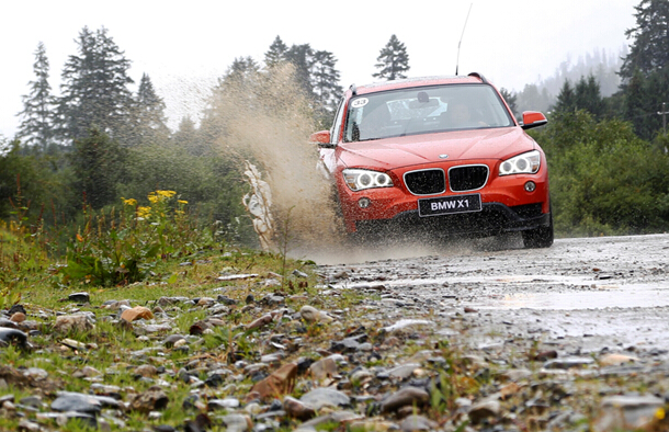 跟随BMW X1探秘西藏自由之地