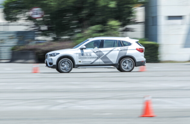 全新BMW X1全能挑战赛东区酣战申城