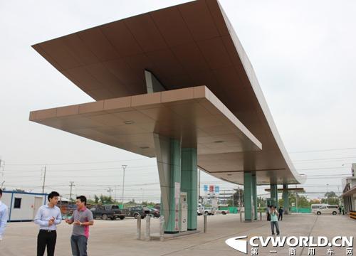 申龙问鼎泰国旅游车市场 中国品牌大有可为