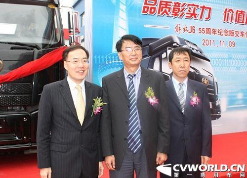 均趋保守 重卡大腕聊2012市场