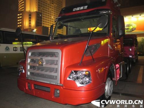 定位中高端 重汽首款长头卡车“威泺”解析
