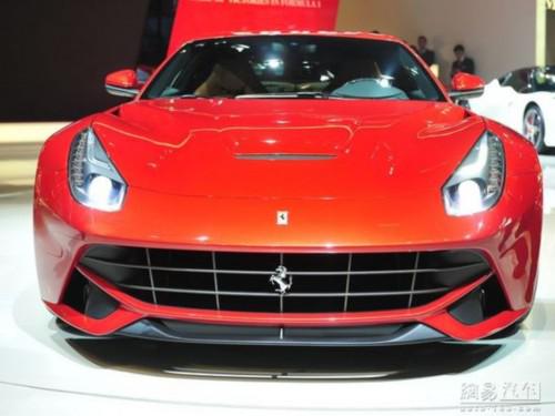 车型 扩散板 横向布置