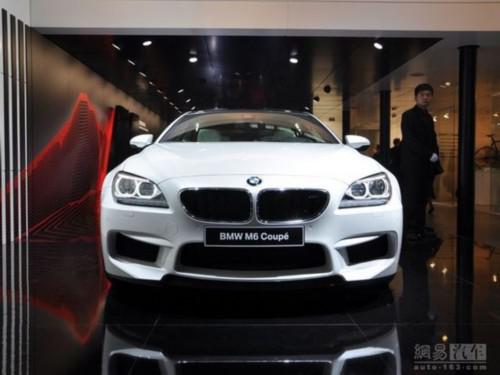 车型 扩散板 横向布置