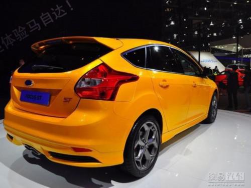 车型 扩散板 横向布置