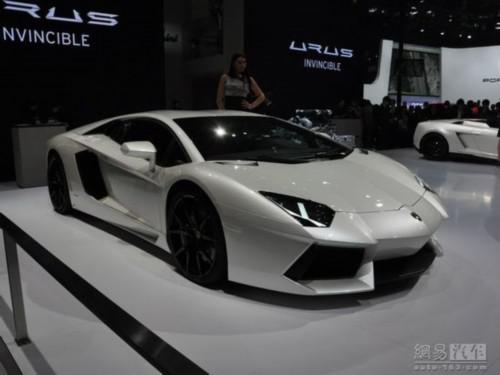 车型 扩散板 横向布置