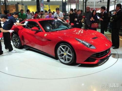 车型 扩散板 横向布置