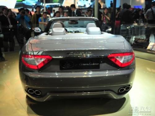 车型 扩散板 横向布置