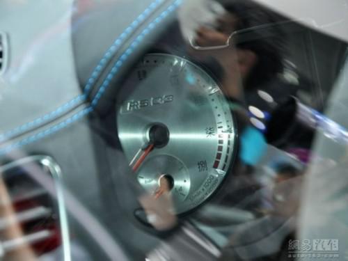 车型 扩散板 横向布置