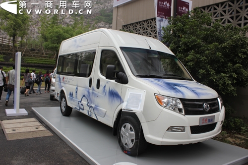 售价14.99万起 东风御风轻客全国上市