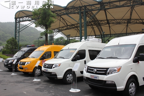 售价14.99万起 东风御风轻客全国上市