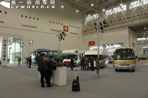 武汉车展看客车：轻客成亮点 部分车企不务正业