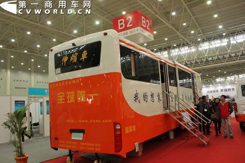 武汉车展看客车：轻客成亮点 部分车企不务正业