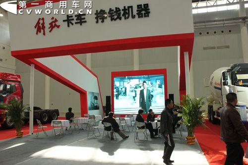 大牌云集 主流卡车企业武汉车展表现各异